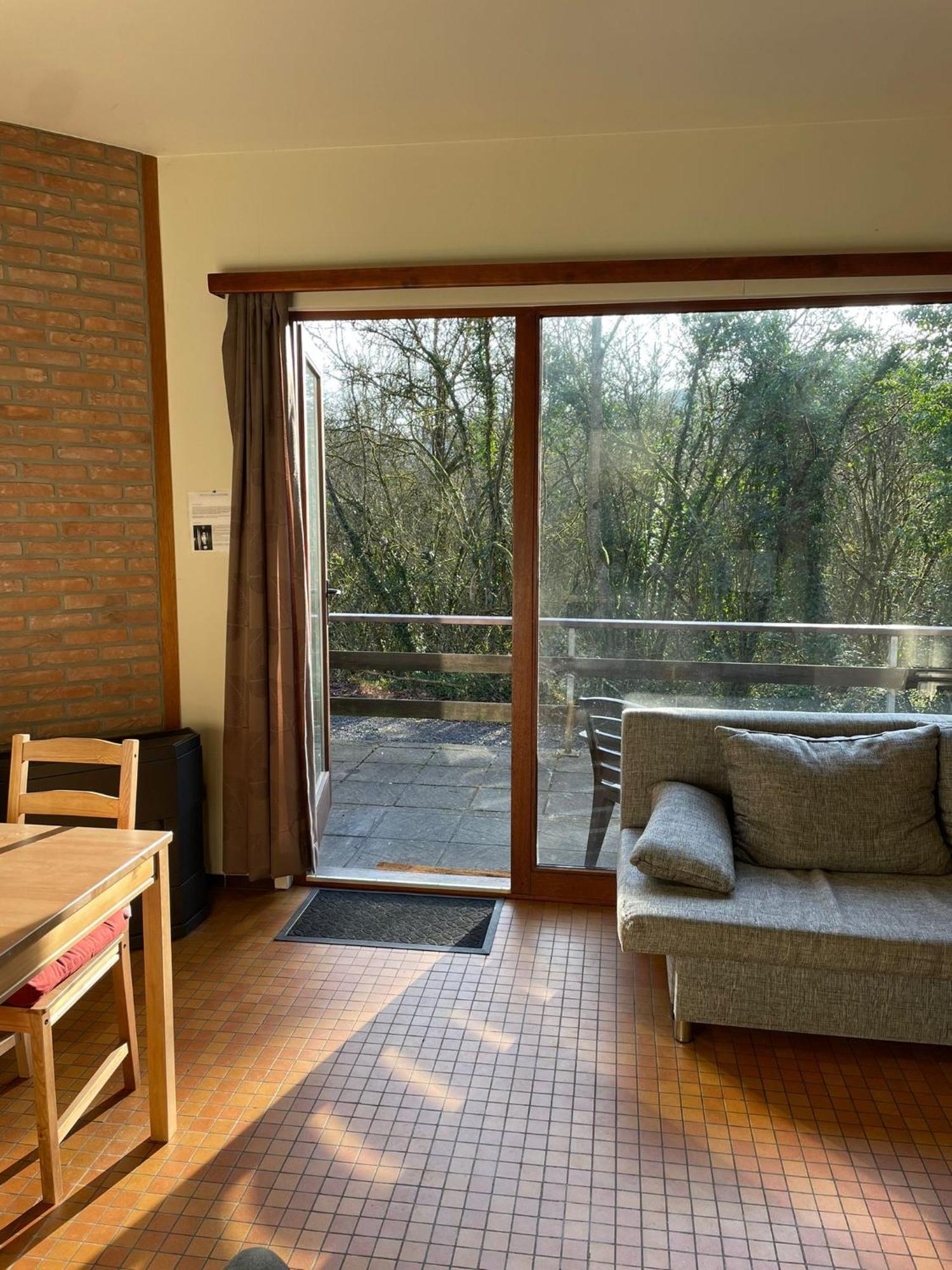 Mooie Bungalow In De Prachtige Natuur Hastiere-par-dela Exteriér fotografie